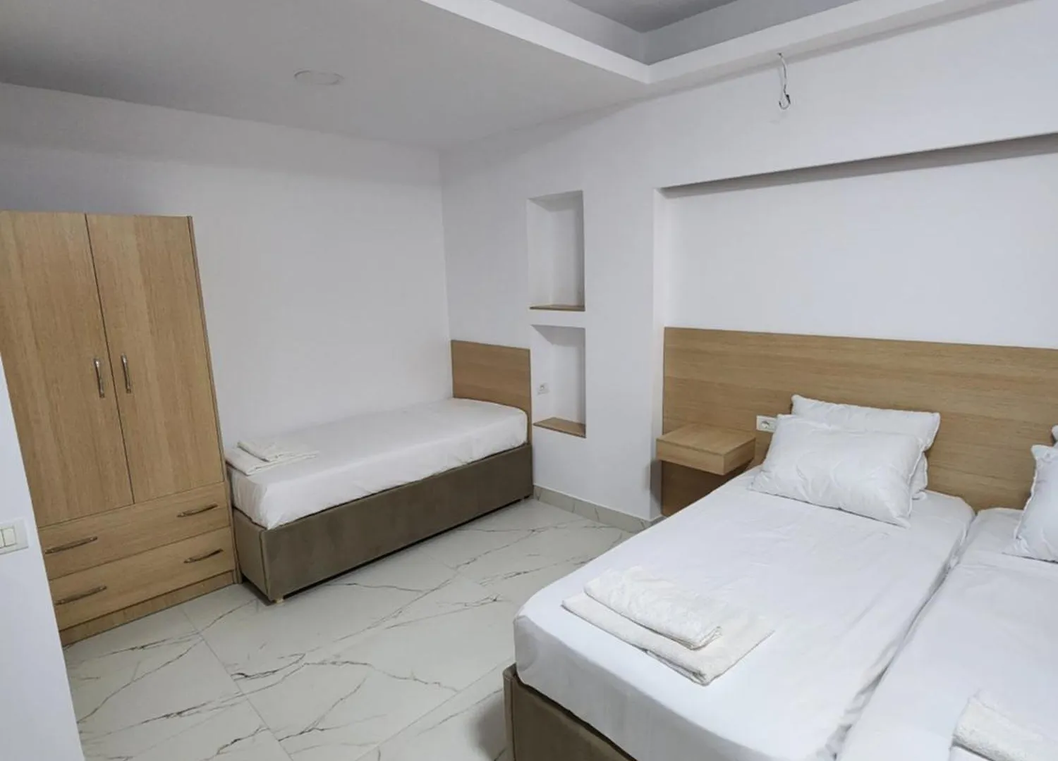 ***  Kriti - Shengjin Hotell Albanien