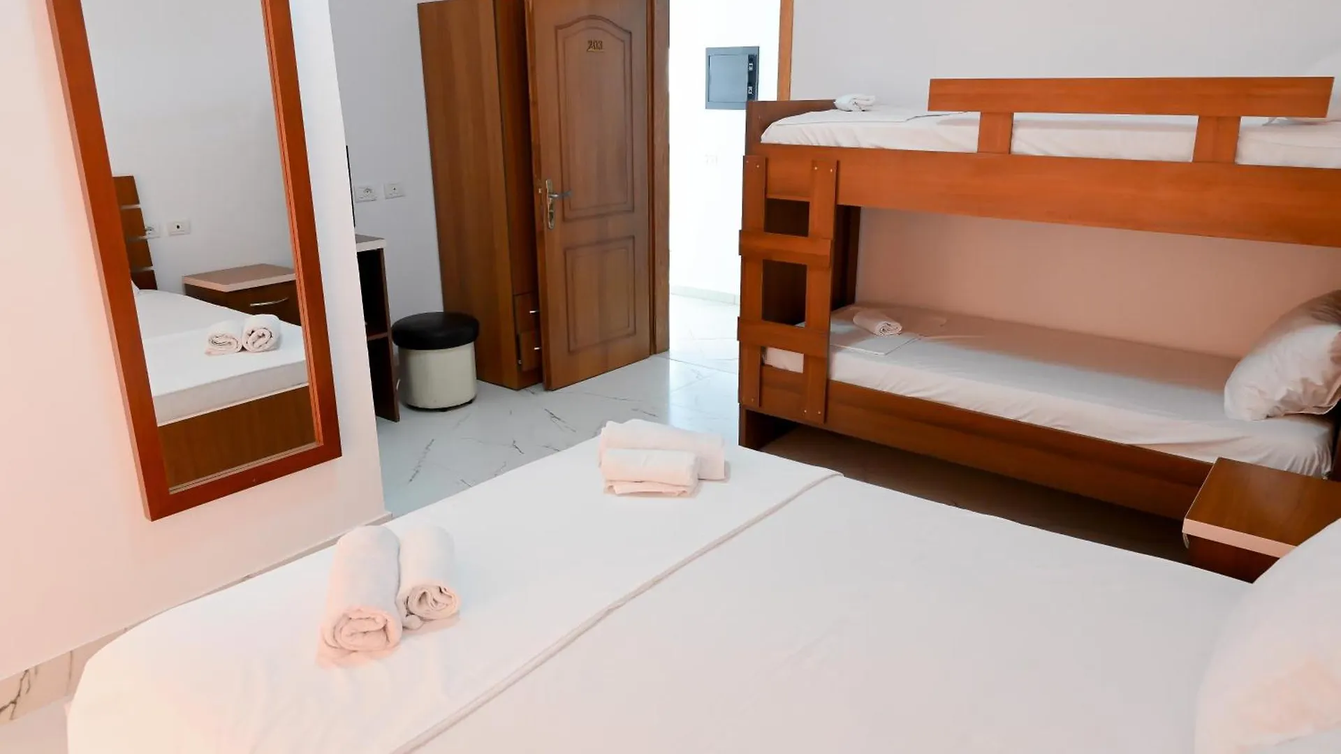 Kriti - Shengjin Hotell