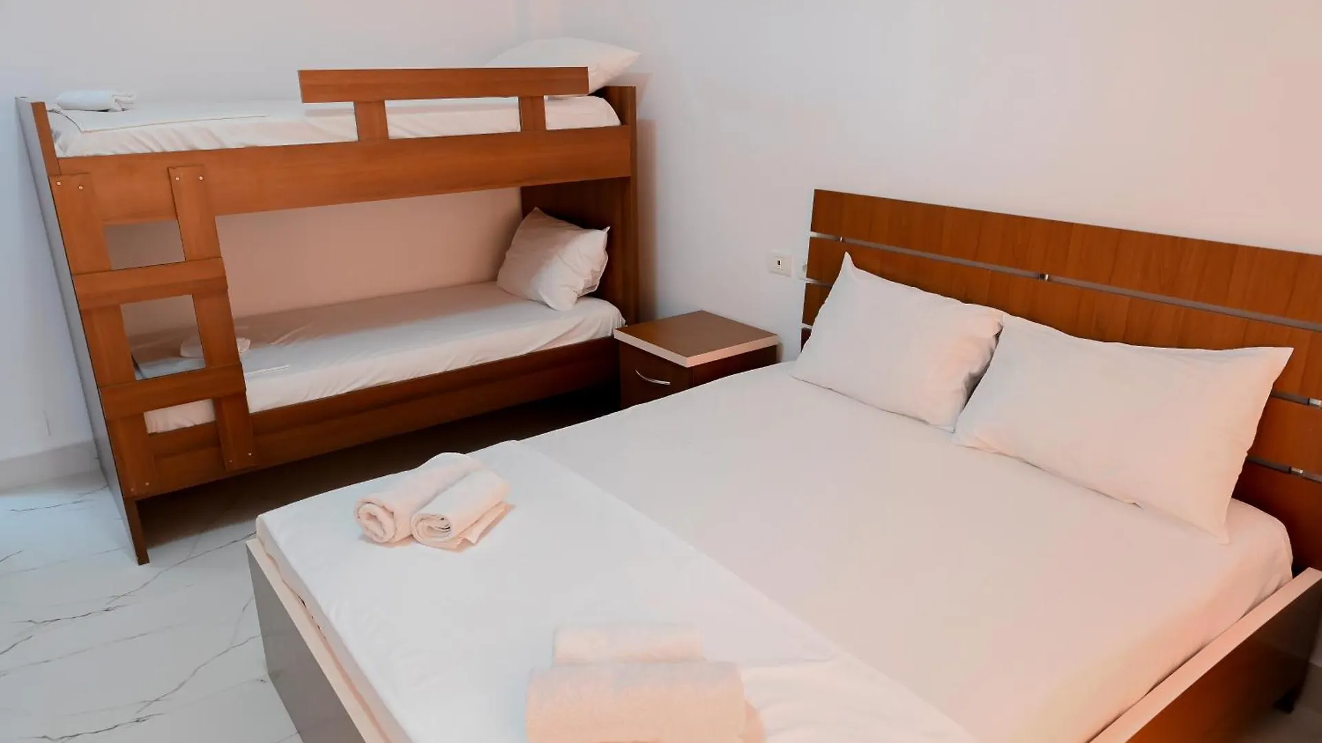 Kriti - Shengjin Hotell